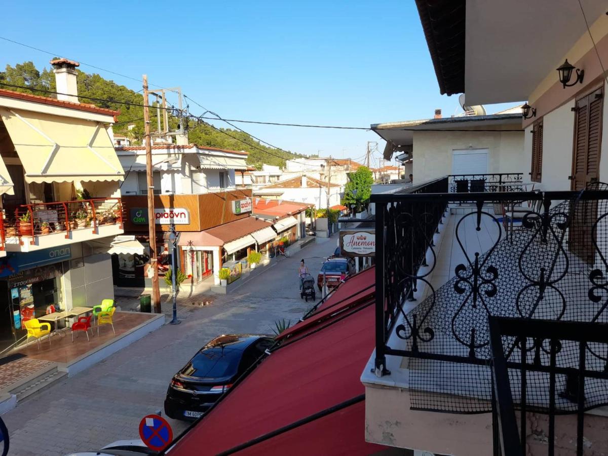 Lola's Traditional Apartments - Nea Skioni Center Esterno foto