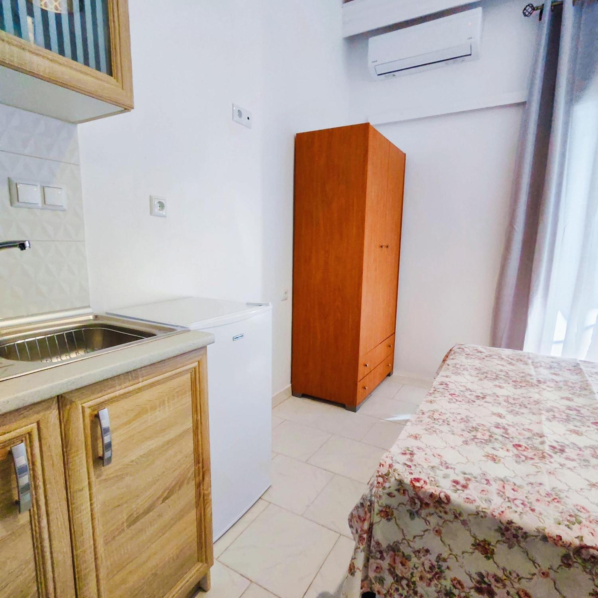 Lola's Traditional Apartments - Nea Skioni Center Esterno foto