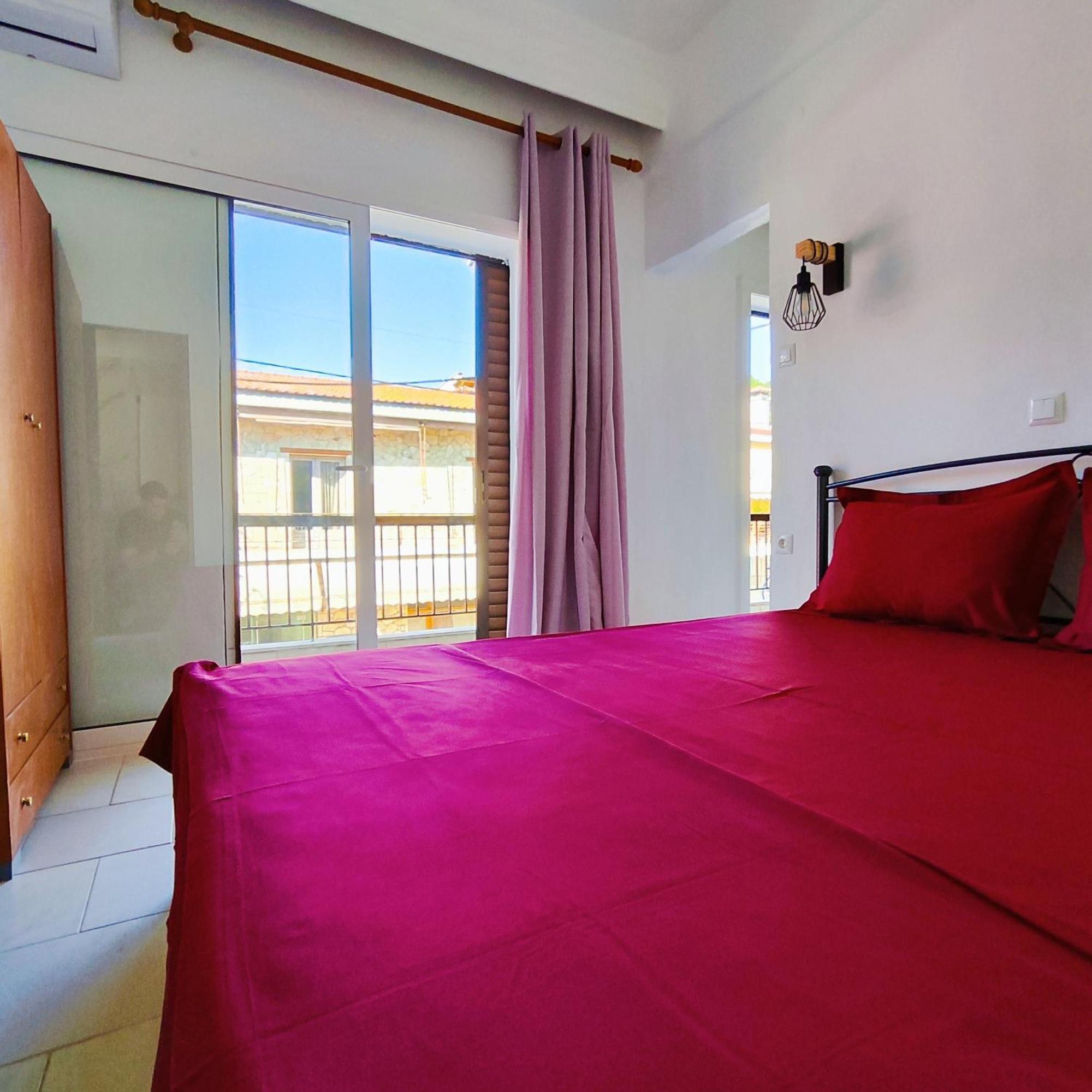 Lola's Traditional Apartments - Nea Skioni Center Esterno foto